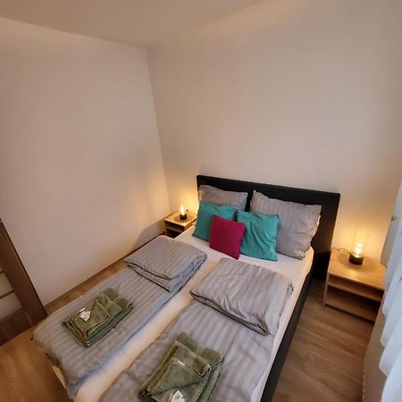 Triangol Apartman: Fuerdo, Belvaros, Egyetem Győr Eksteriør billede