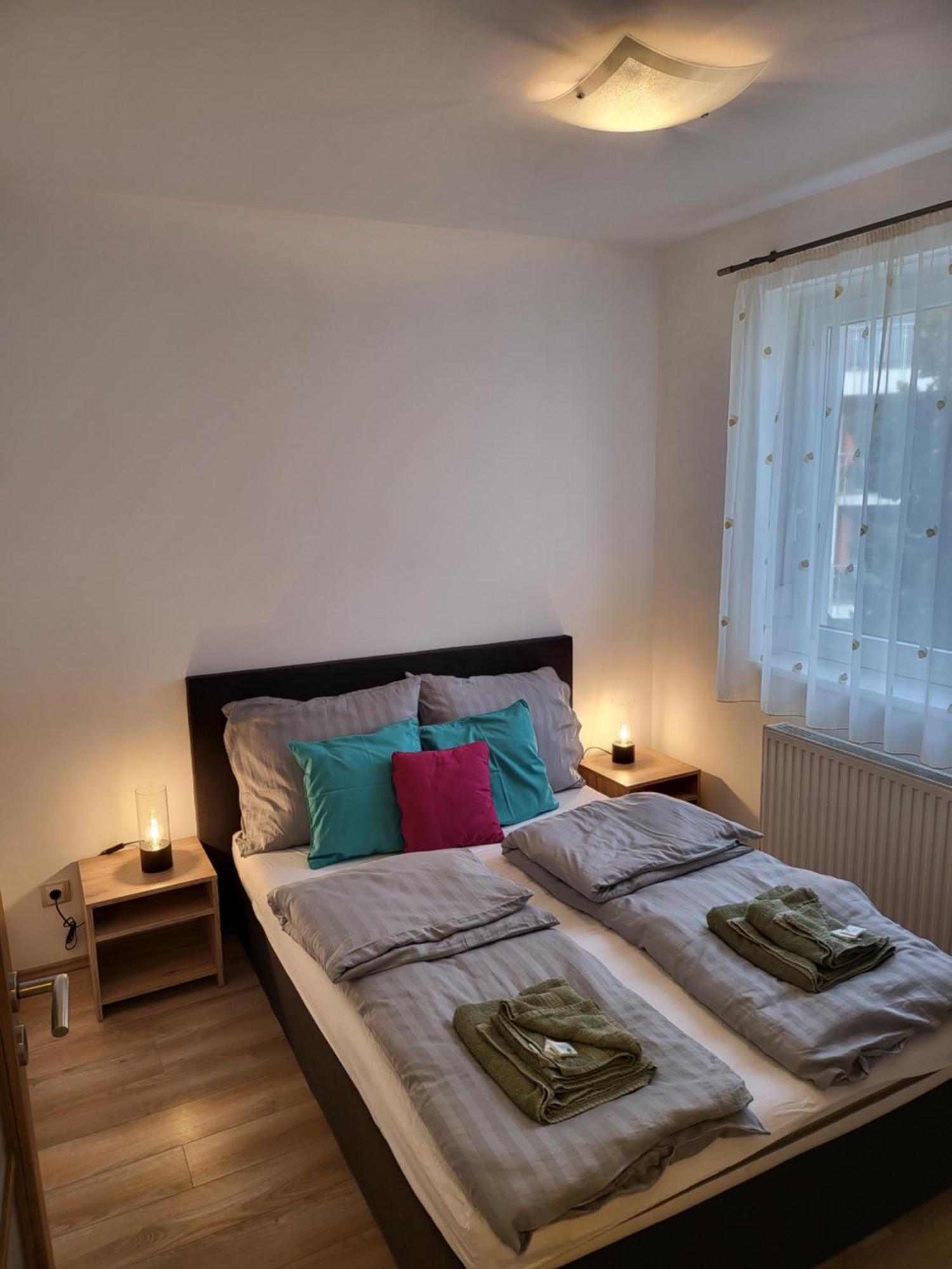 Triangol Apartman: Fuerdo, Belvaros, Egyetem Győr Eksteriør billede