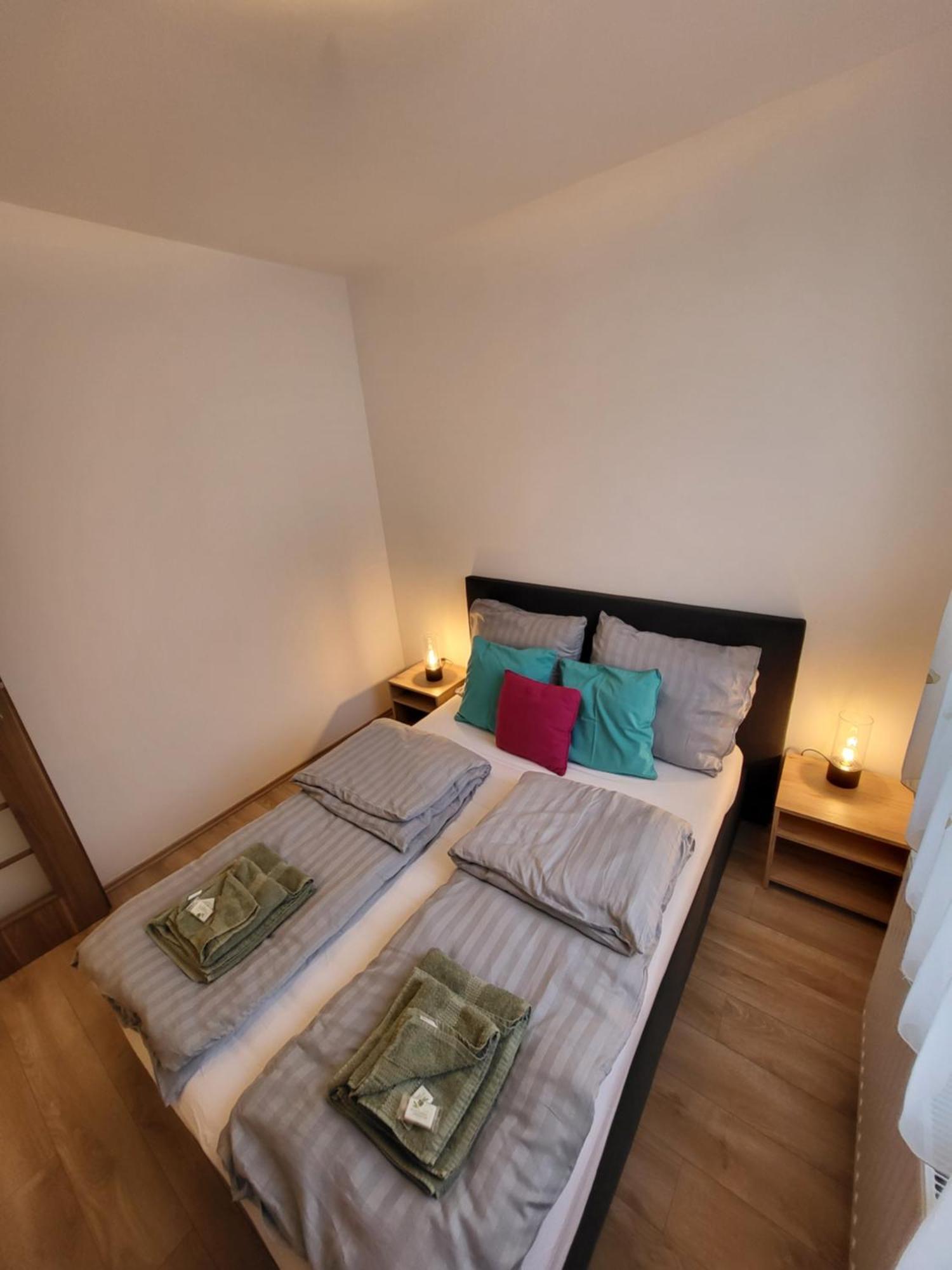 Triangol Apartman: Fuerdo, Belvaros, Egyetem Győr Eksteriør billede