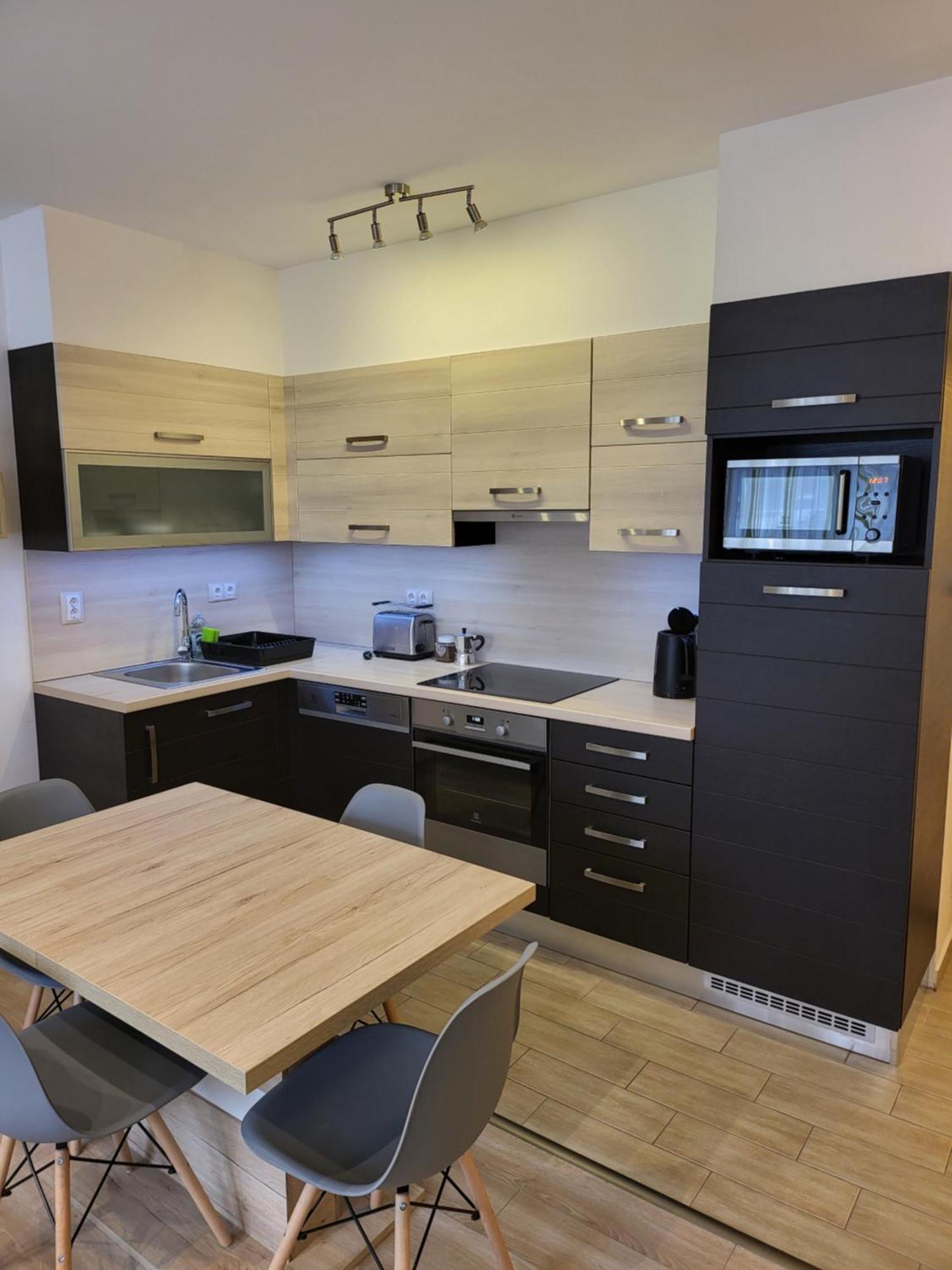 Triangol Apartman: Fuerdo, Belvaros, Egyetem Győr Eksteriør billede