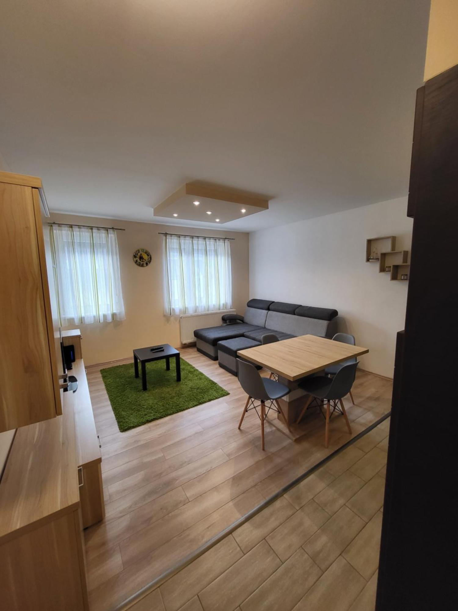 Triangol Apartman: Fuerdo, Belvaros, Egyetem Győr Eksteriør billede